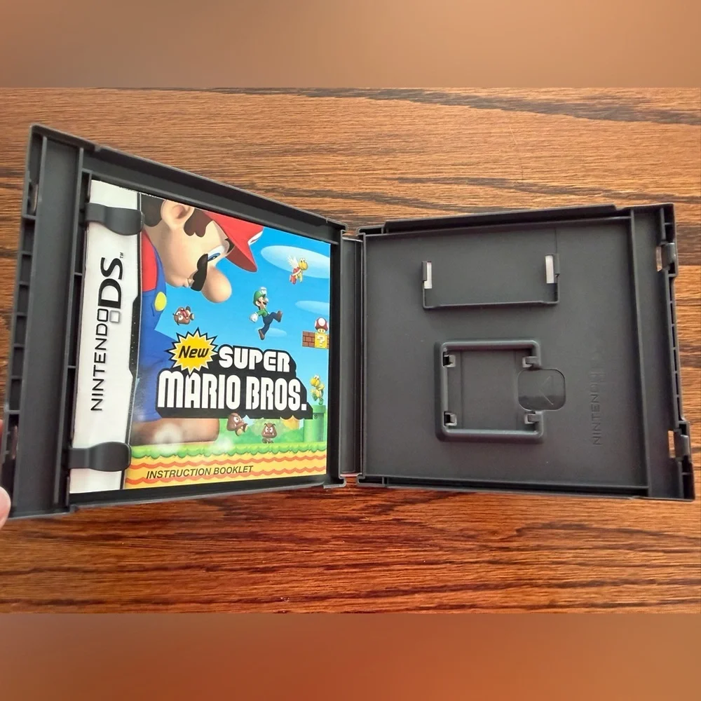 New Super Mario Bros. Nintendo DS Case, Cover Art, and Manual ONLY (No Game)